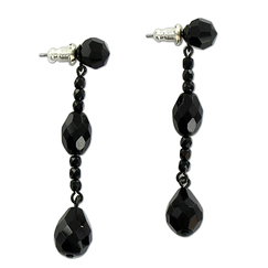 Pendants d'oreilles "Jeune femme se poudrant"