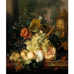 Fruits et fleurs près d'un vase orné d'amours