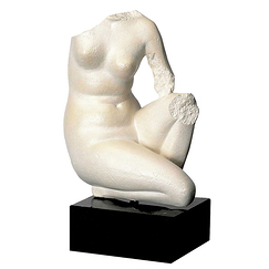 Aphrodite accroupie