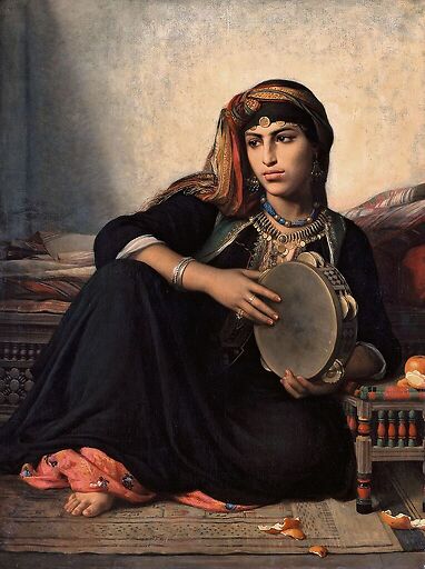 Fellah fille d’un Cheikh El Bahalede  jouant du tambourin