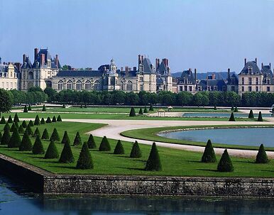 Fontainebleau, façades donnant sur le grand parterre