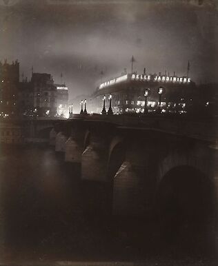 La Samaritaine et Belle Jardinière, magasins de confection, dans la nuit