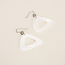 Boucles d'oreilles Triangle, nacre blanche - L'Indochineur