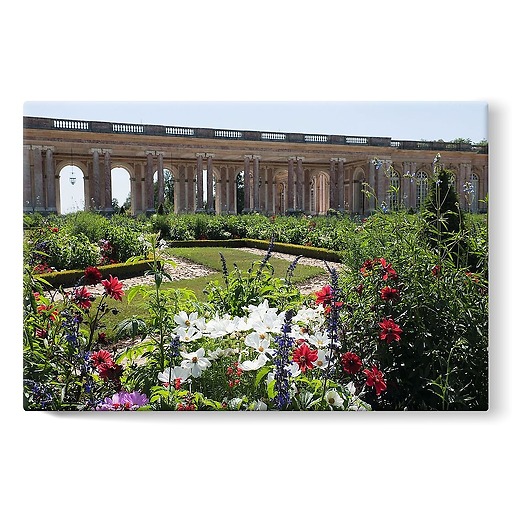 External view of the Grand Trianon: peristyle on the garden side, facade on the high Parterre (stretched canvas)
