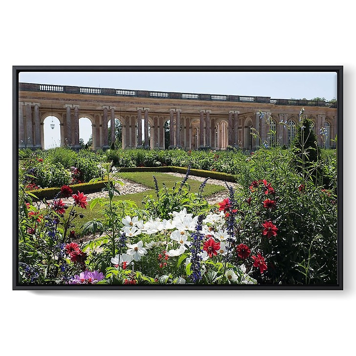 Vue extérieure du Grand Trianon : péristyle côté jardins, façade sur le Parterre haut (toiles encadrées)