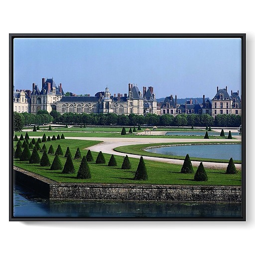 Fontainebleau, facades overlooking the large flowerbed (framed canvas)