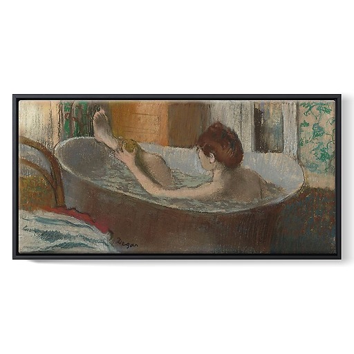 Une femme dans une baignoire s'épongeant la jambe (toiles encadrées)