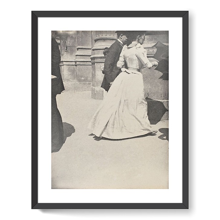 Un couple entrant dans la gare du Nord (framed art prints)