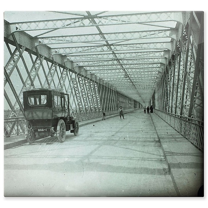 Saint Andrew of Cubzac (aluminium panels)