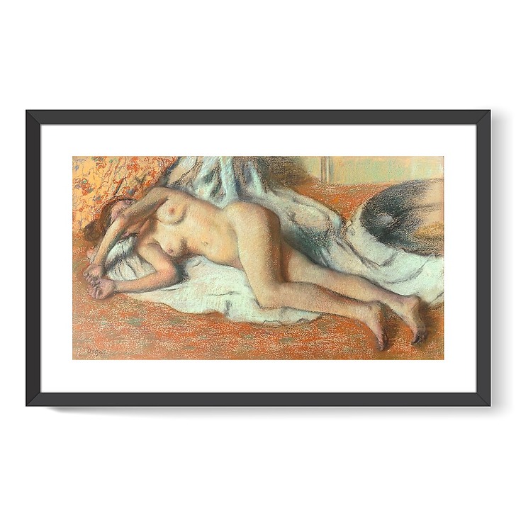 Baigneuse allongée sur le sol (affiches d'art encadrées)