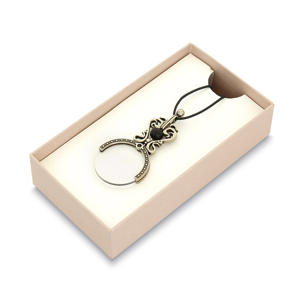 Necklace magnifying glass with pearl black