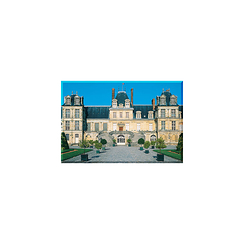 Facade of Fontainebleau castle - Cour du Cheval blanc Magnet
