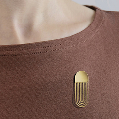 Magnetic oblong brooch Gold - Tout simplement,
