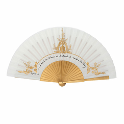 Éventail écru et doré agnès b. à Versailles