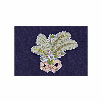 Iron On Embroidered Patch Galerie des modes Feather - 11 x 10 cm