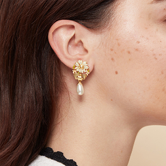 Boucles d'oreilles Galerie des modes Marguerite et perle