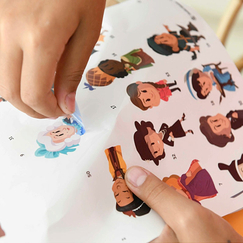 Discovery Poster + 46 stickers Famous Women - Poppik