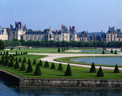 Fontainebleau, facades overlooking the large flowerbed