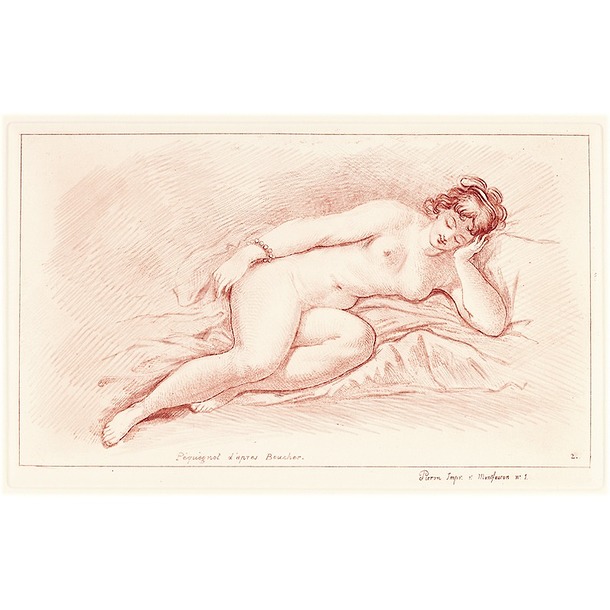 Femme nue couchée sur le côté, appuyant son visage sur sa main