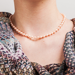 Queen pearls's necklace