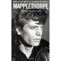 Dans la vie noire et blanche de Robert Mapplethorpe